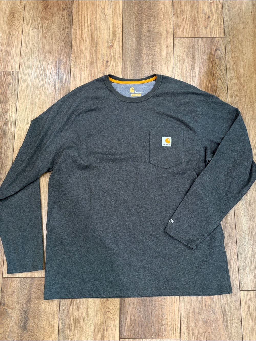 Carhartt Men’s Long Sleeve Pocket Tee | size large